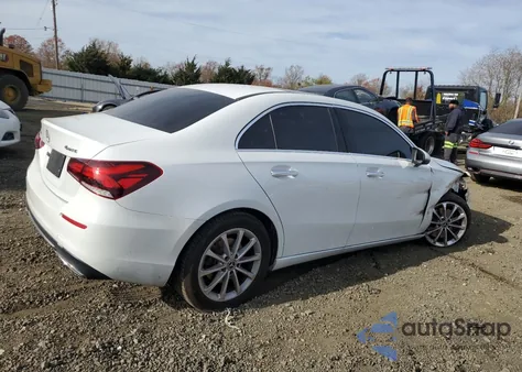 2020 Mercedes-Benz A 220 4Matic z USA, uszkodzony, nr VIN WDD3G4FB3LW037866